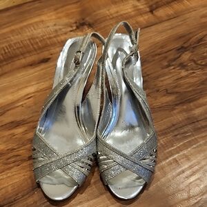 💙Aldo Glittering Silver Slingback Heels